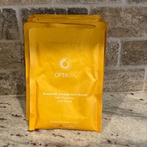 Optavia Buttermilk Cheddar Herb Biscuit